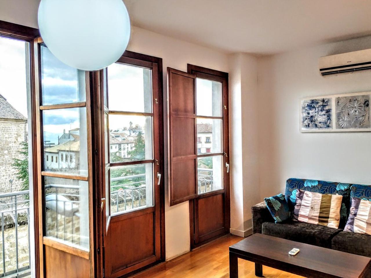 Apartamentos Sol Hospital Santiago Убеда Экстерьер фото