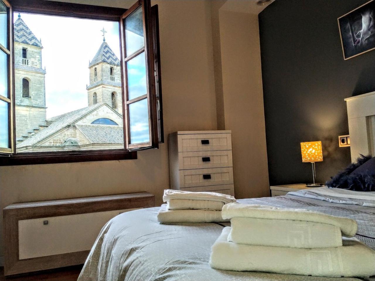 Apartamentos Sol Hospital Santiago Убеда Экстерьер фото